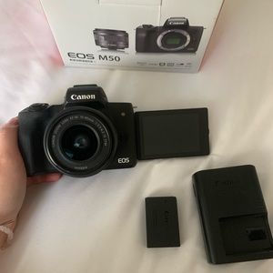 Canon EOS M50 Mirrorless Vlogging Camera Kit with EF-M 15-45mm Lens, Black